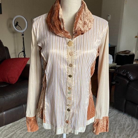 Elisa Cavaletti Vintage Velour Accent Button Blouse - Picture 16 of 16